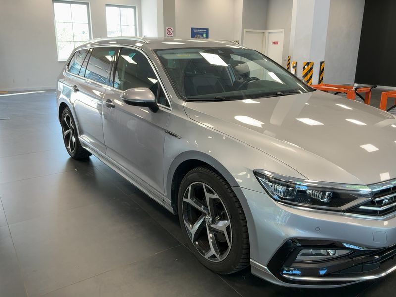 Volkswagen Passat 2.0 TDI Executive 2020 – снимка 12