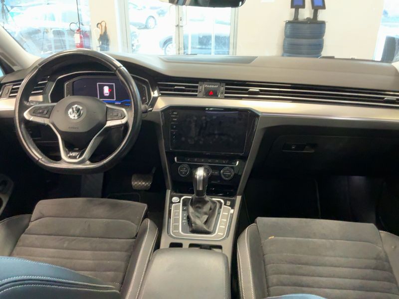 Volkswagen Passat 2.0 TDI Executive 2020 – снимка 17