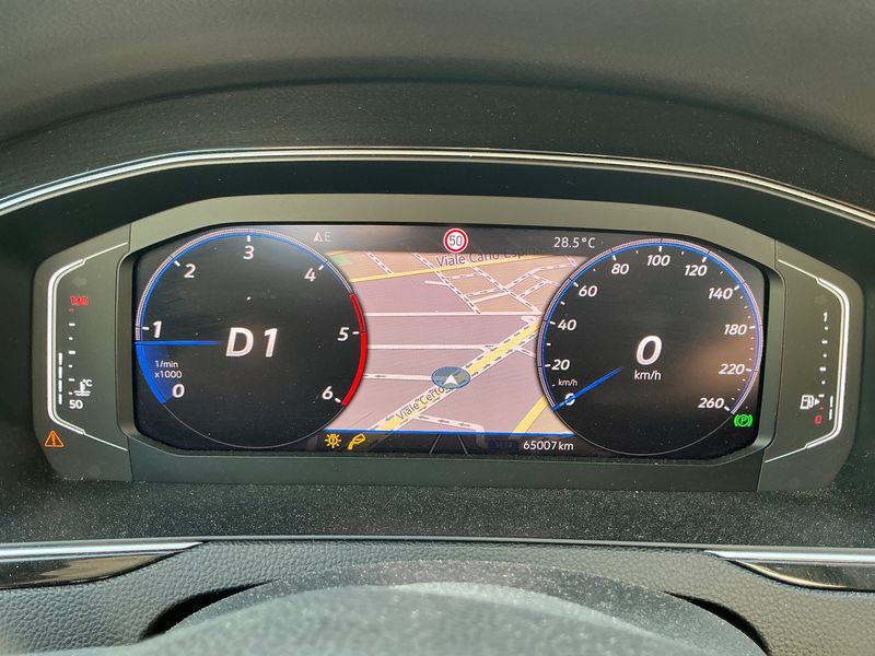 Volkswagen Passat 2.0 TDI Executive 2020 – снимка 18