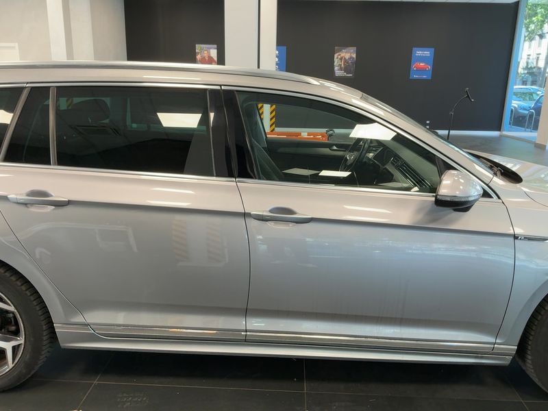 Volkswagen Passat 2.0 TDI Executive 2020 – снимка 10