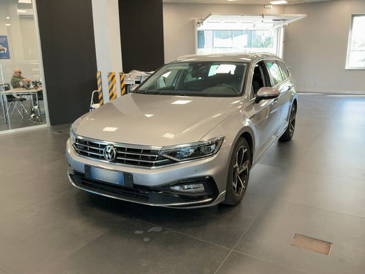 Volkswagen Passat 2.0 TDI Executive 2020 – снимка 1