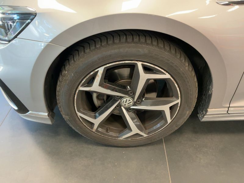 Volkswagen Passat 2.0 TDI Executive 2020 – снимка 3