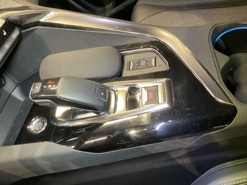 Peugeot 5008 1.5 Blue-HDi Allure Pack 2021 – снимка 25