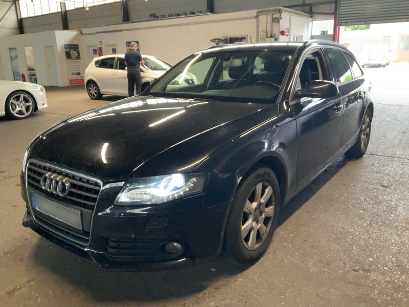 Audi A4 2.0 TDI Ambiente 2011 – снимка 1
