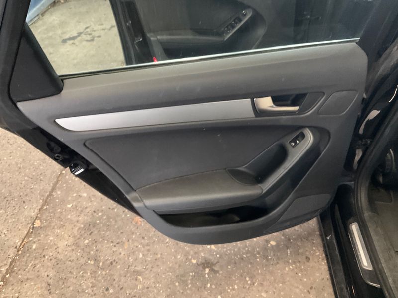Audi A4 2.0 TDI Ambiente 2011 – снимка 34