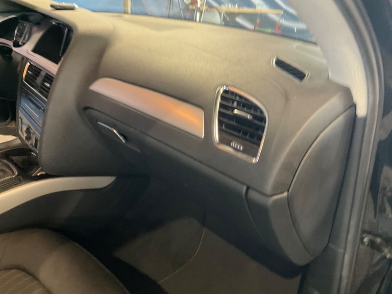 Audi A4 2.0 TDI Ambiente 2011 – снимка 32