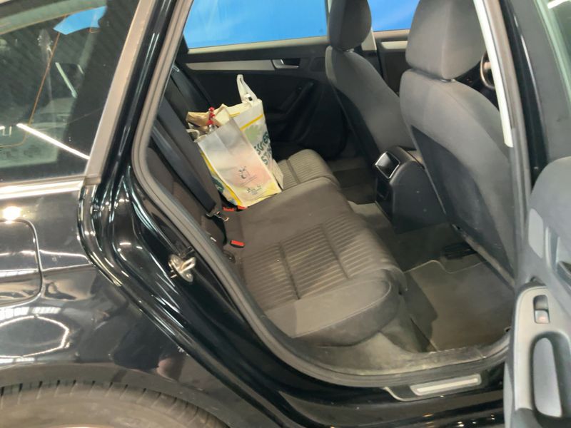Audi A4 2.0 TDI Ambiente 2011 – снимка 20