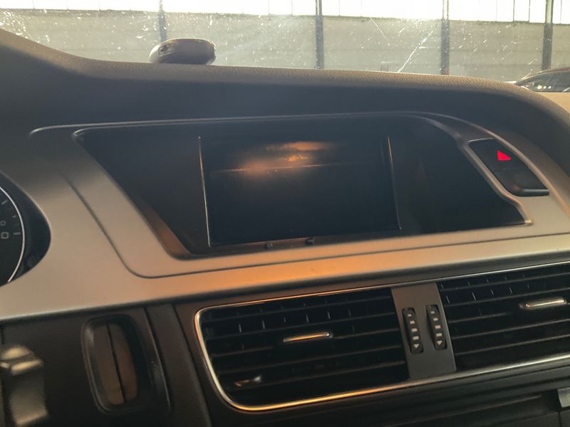 Audi A4 2.0 TDI Ambiente 2011 – снимка 35
