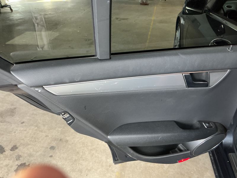 Mercedes-Benz C-Klasse C 220 CDI T BlueEfficiency Avantgarde 2013 – снимка 27