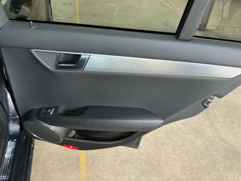 Mercedes-Benz C-Klasse C 220 CDI T BlueEfficiency Avantgarde 2013 – снимка 26