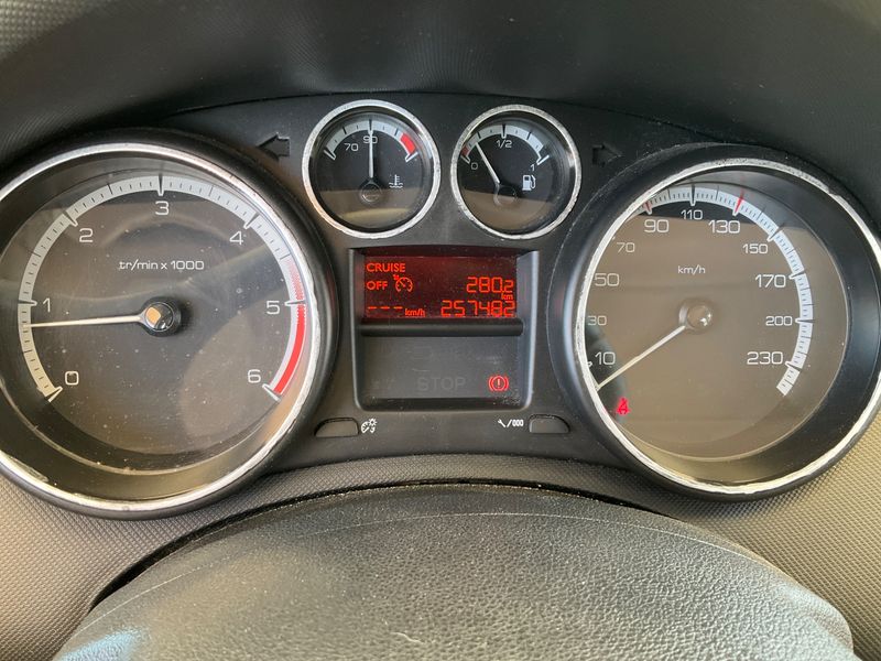 Peugeot 308 1.6 HDi Active 2012 – снимка 4