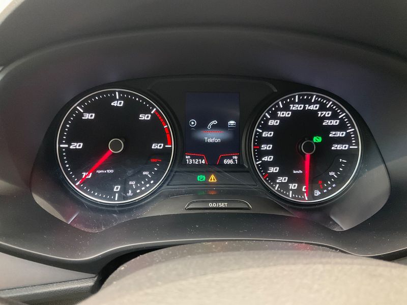 Seat Leon 2.0 TDI Xcellence 2020 – снимка 18