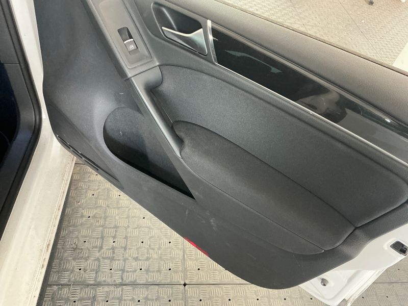 Volkswagen Golf VI 2.0 TSI GTI 2011 – снимка 31