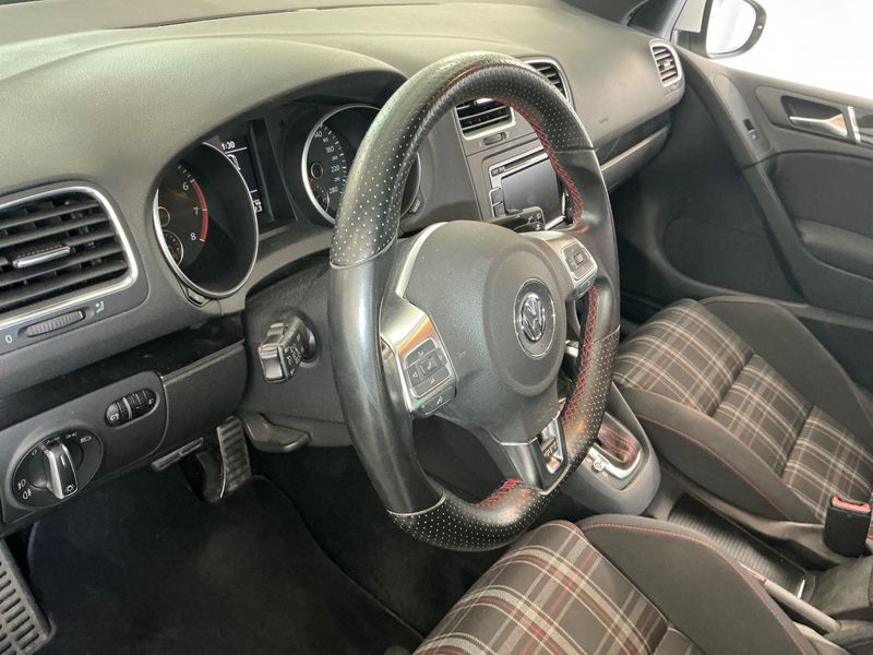 Volkswagen Golf VI 2.0 TSI GTI 2011 – снимка 27