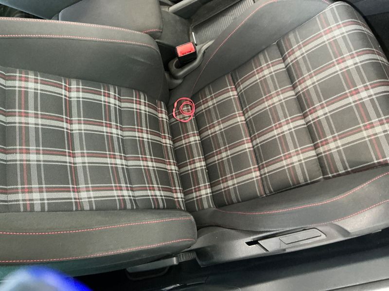 Volkswagen Golf VI 2.0 TSI GTI 2011 – снимка 32