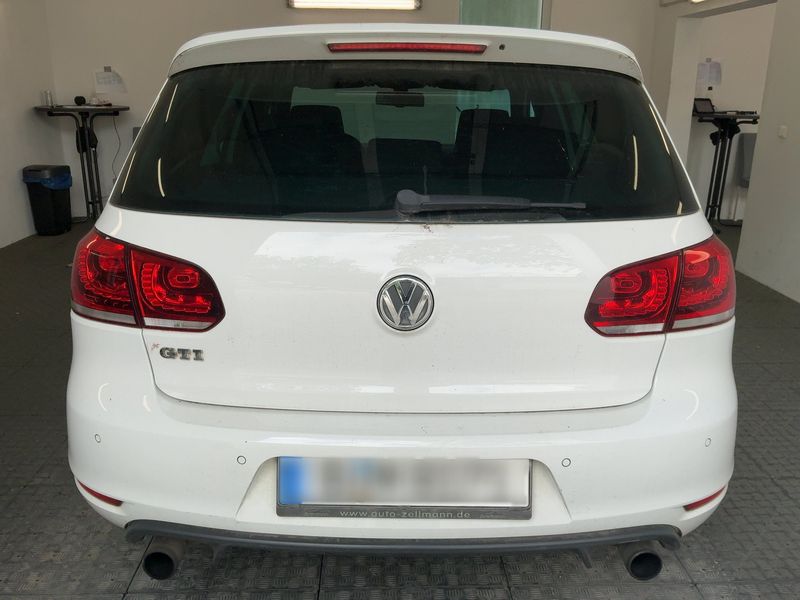 Volkswagen Golf VI 2.0 TSI GTI 2011 – снимка 7