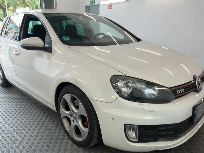Volkswagen Golf VI 2.0 TSI GTI 2011 – снимка 12