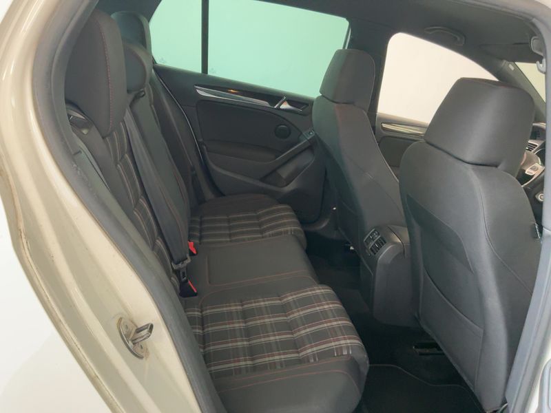 Volkswagen Golf VI 2.0 TSI GTI 2011 – снимка 19