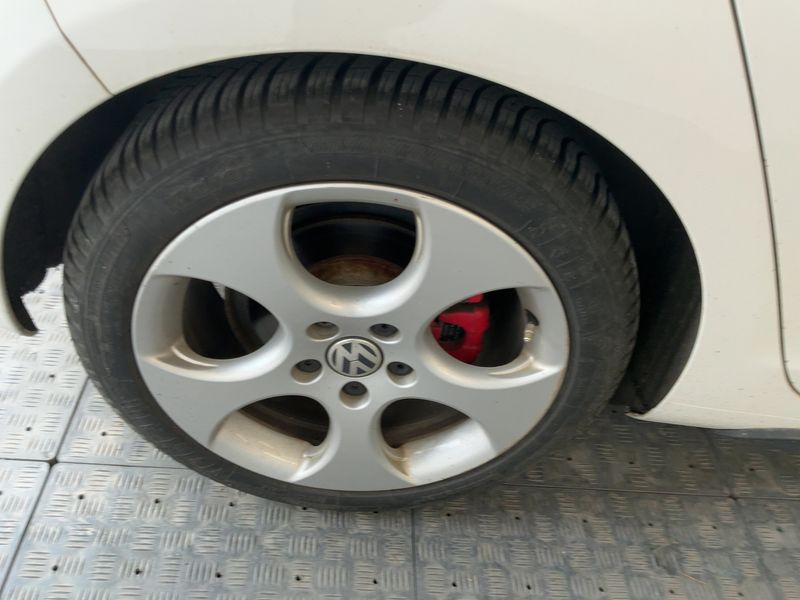 Volkswagen Golf VI 2.0 TSI GTI 2011 – снимка 9