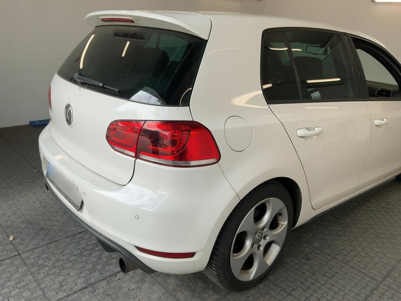 Volkswagen Golf VI 2.0 TSI GTI 2011 – снимка 8