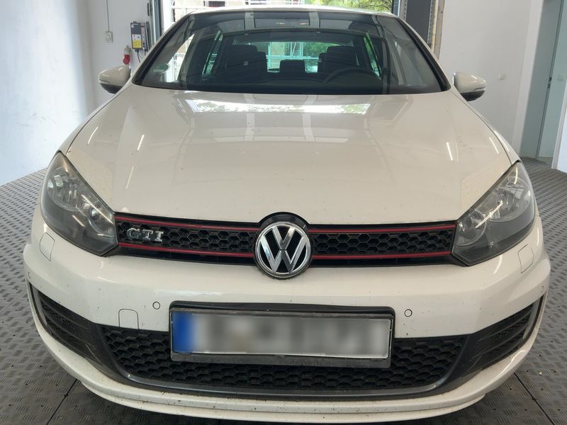 Volkswagen Golf VI 2.0 TSI GTI 2011 – снимка 14