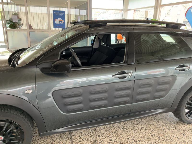 Citroen C4 Cactus 1.6 Blue-HDi Selection 2017 – снимка на щета 4