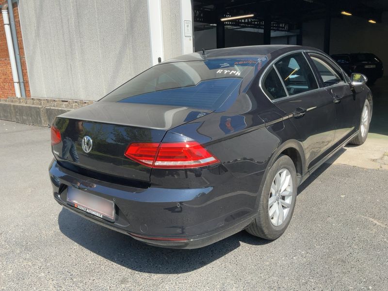 Volkswagen Passat 1.4 TSI ACT Comfortline BlueMotion Tech 2018 – снимка на щета