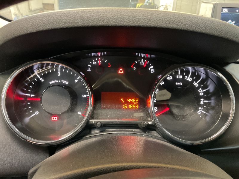 Peugeot 3008 1.6 Blue-HDi Active 2016 – снимка 4