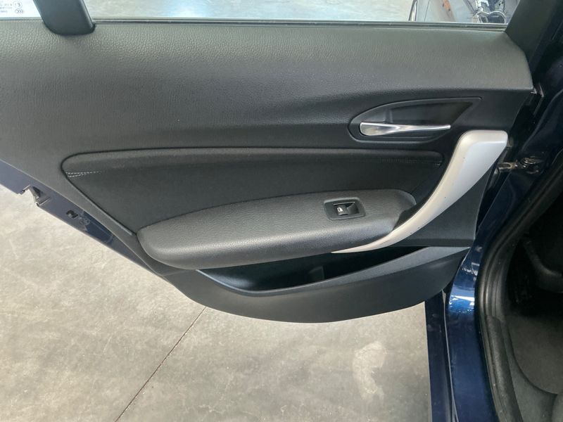 BMW 1er 116d Advantage 2018 – снимка 24
