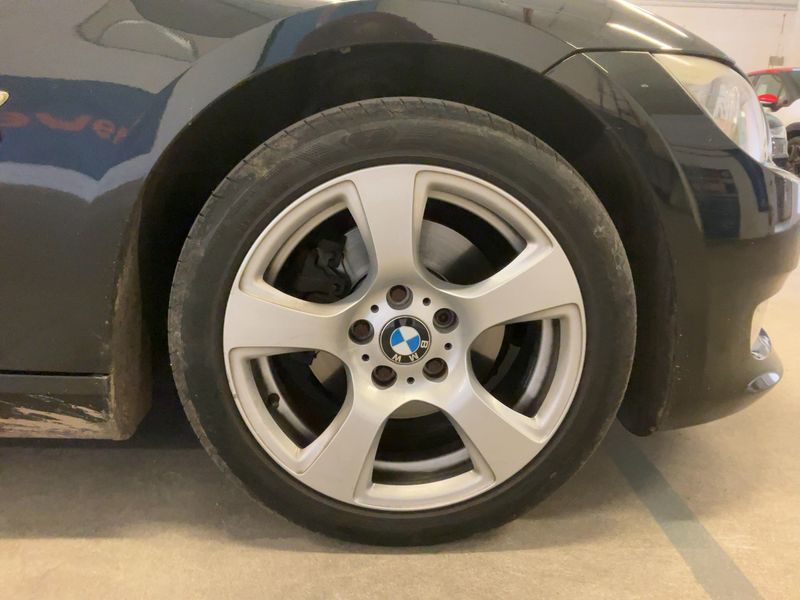 BMW 3er 320d xDrive Sport Design 2010 – снимка 20