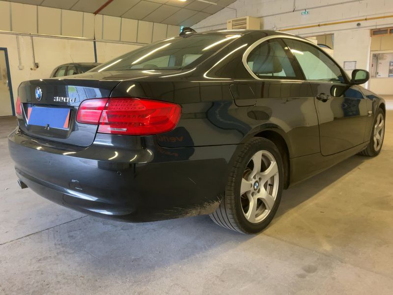 BMW 3er 320d xDrive Sport Design 2010 – снимка 6
