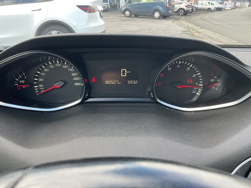Peugeot 308 1.2 e-THP Active 2016 – снимка 29