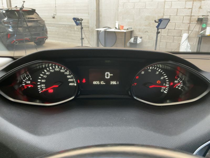 Peugeot 308 1.2 e-THP Active 2016 – снимка 18