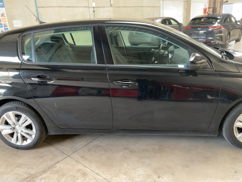 Peugeot 308 1.2 e-THP Active 2016 – снимка 10