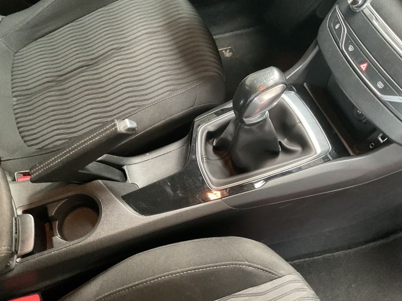 Peugeot 308 1.2 e-THP Active 2016 – снимка 27