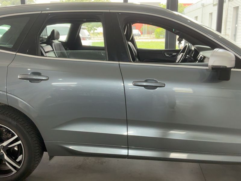 Volvo XC60 2.0 D4 R Design AWD 2018 – снимка 10