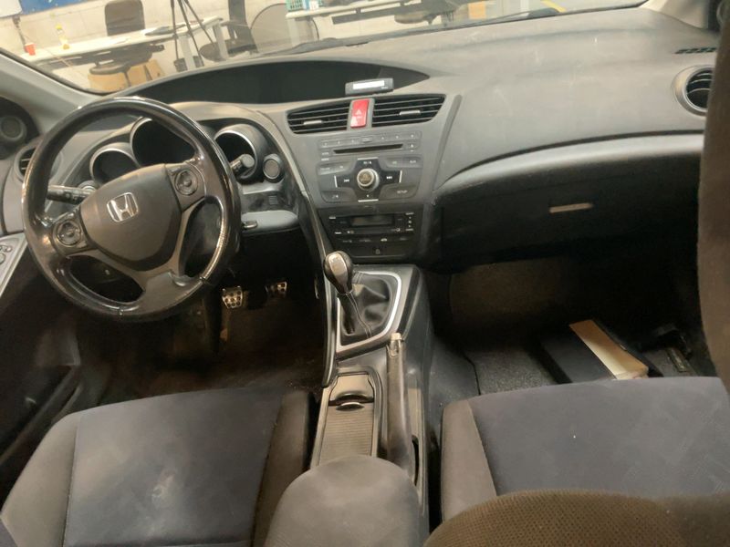 Honda Civic 1.4 Executive 2012 – снимка 17