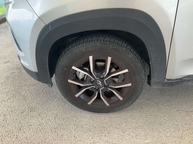Mahindra KUV 100 1.2 K8 2023 – снимка 3