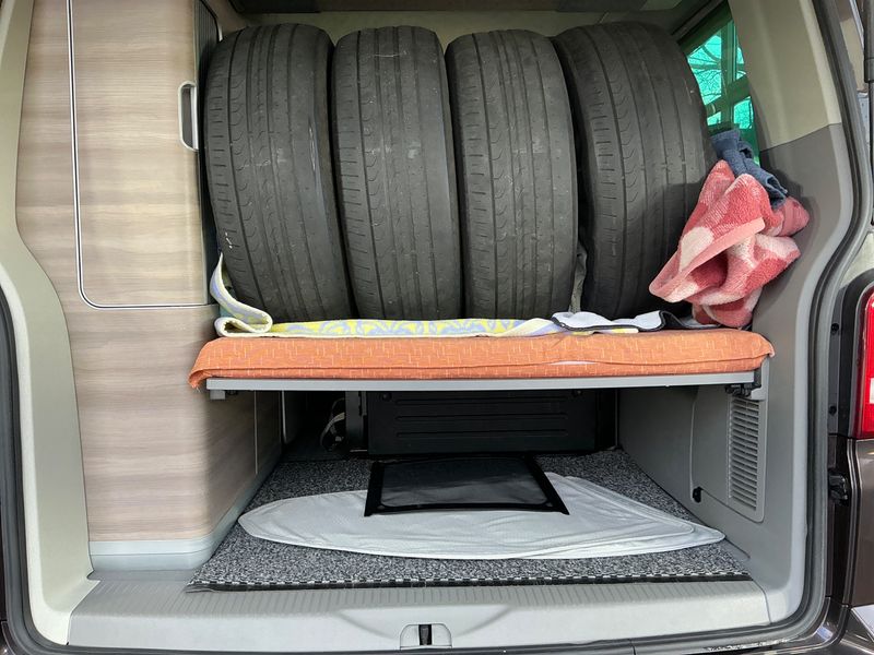 Volkswagen T5 California 2.0 TDI Comfortline Aufstelldach 2010 – снимка 39