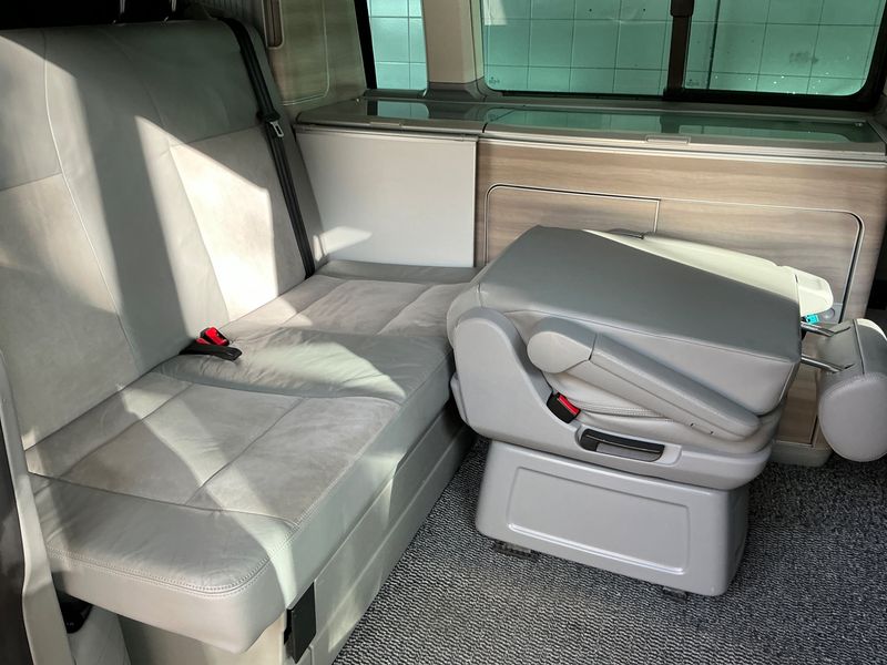 Volkswagen T5 California 2.0 TDI Comfortline Aufstelldach 2010 – снимка 38