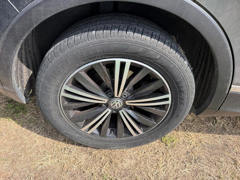 Volkswagen Tiguan 2.0 TDI Business BlueMotion Tech 2018 – снимка 27