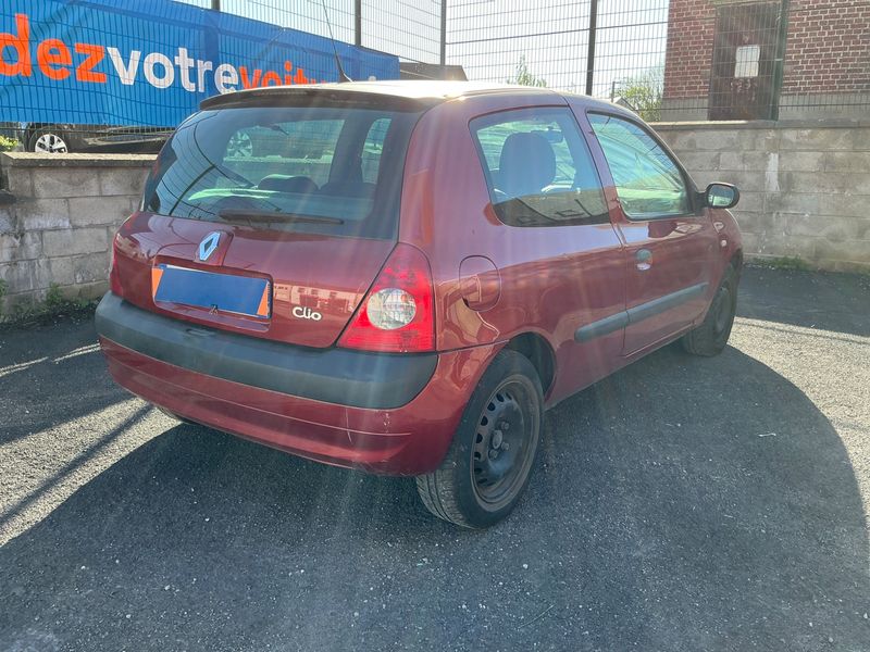 Renault Clio 1.2 Emotion 2004 – снимка 2