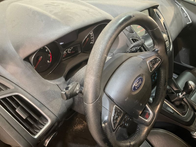 Ford Focus 2.0 EcoBoost ST 2017 – снимка 22