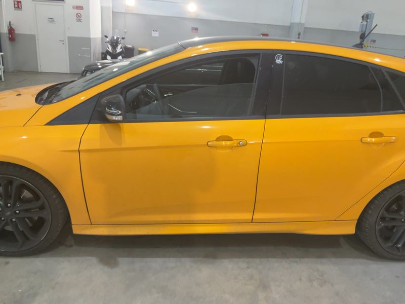 Ford Focus 2.0 EcoBoost ST 2017 – снимка 4