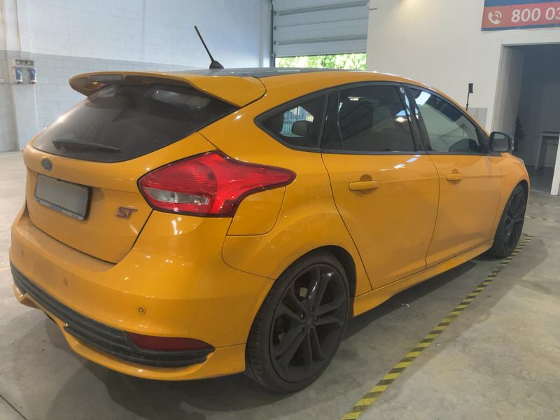Ford Focus 2.0 EcoBoost ST 2017 – снимка 8