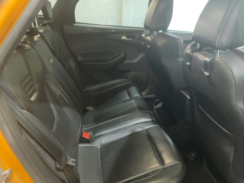 Ford Focus 2.0 EcoBoost ST 2017 – снимка 19