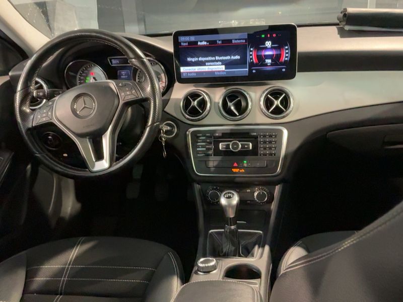 Mercedes-Benz GLA-Klasse GLA 200 d Urban 2015 – снимка 17