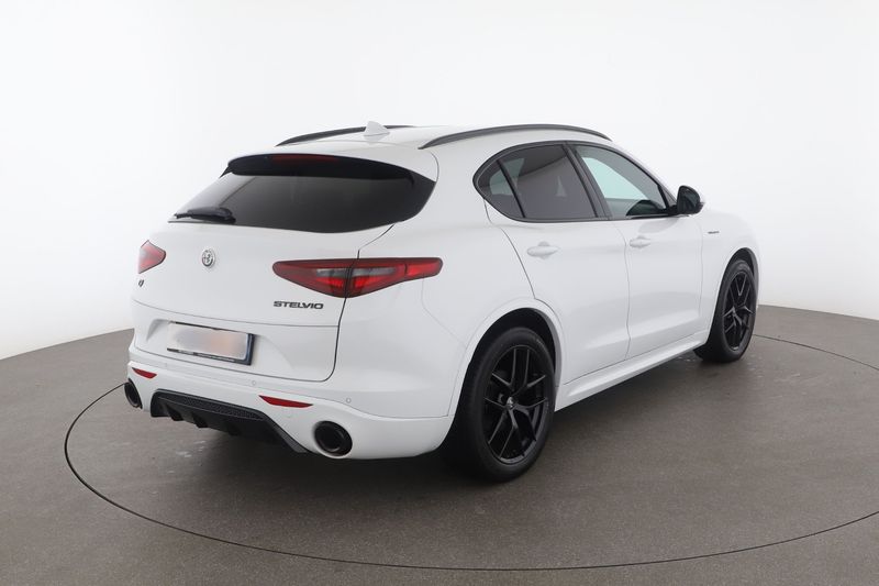 Alfa Romeo Stelvio 2.2 JTDM Veloce Q4 2021 – снимка 8