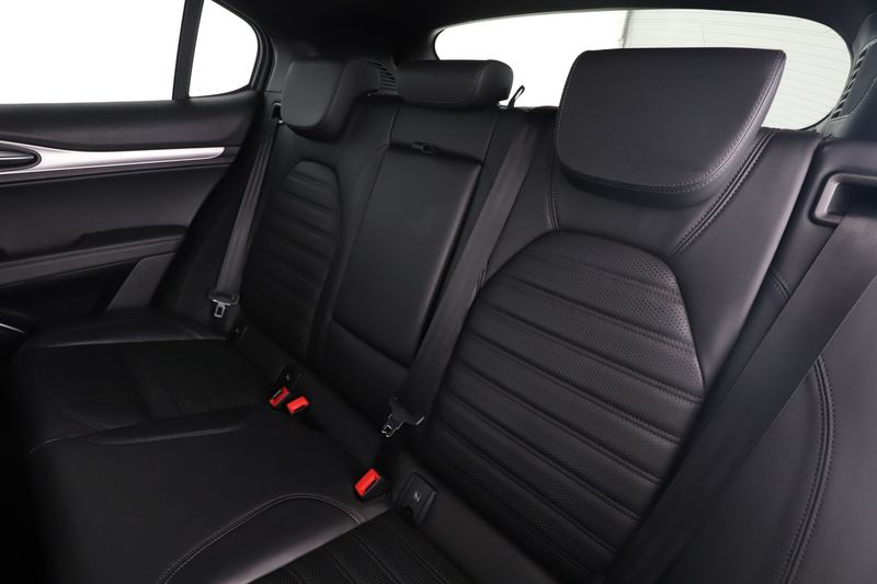 Alfa Romeo Stelvio 2.2 JTDM Veloce Q4 2021 – снимка 19