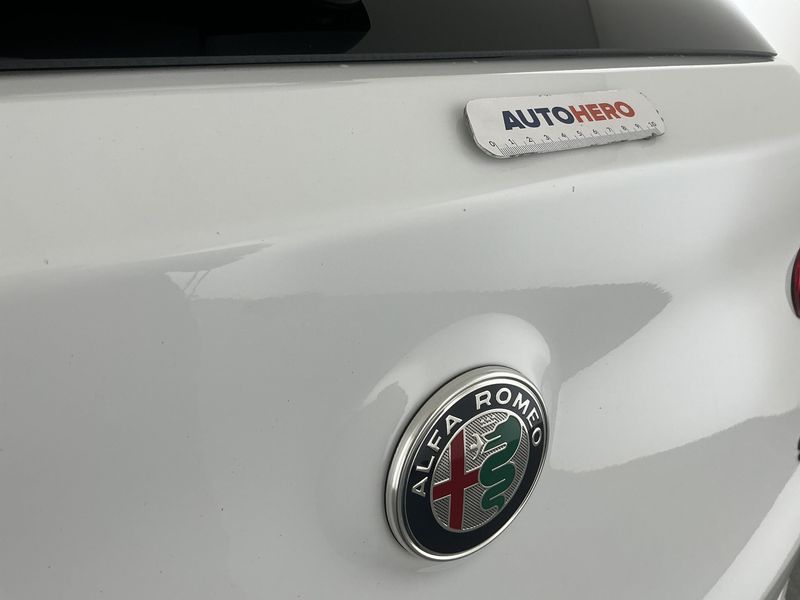 Alfa Romeo Stelvio 2.2 JTDM Veloce Q4 2021 – снимка 38